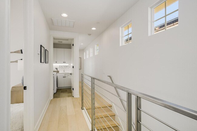 Building Photo - Walk to Beach & Cedros Stunning 4BR Home in Prime Solana Beach Location