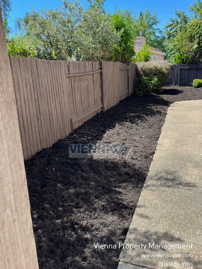 Building Photo - 108 Donegan Ct