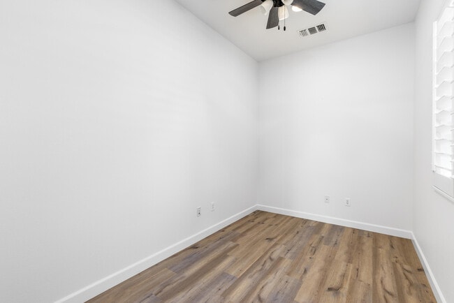 Building Photo - 40378 Corte San Carlos