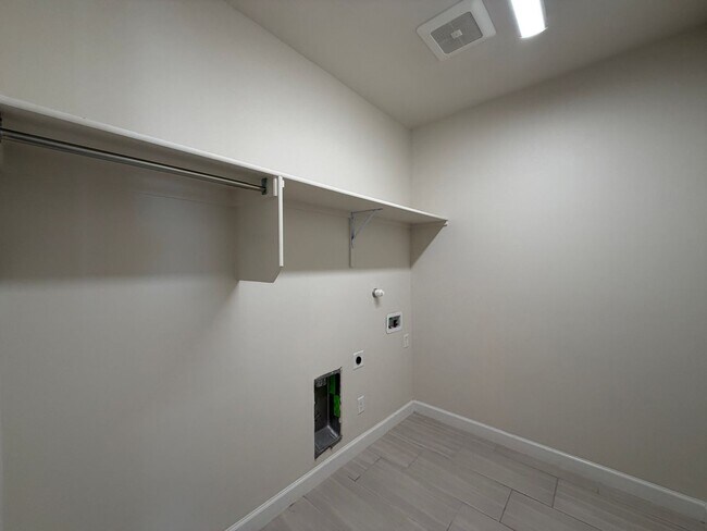 Building Photo - 3 Bedroom Plus Office Single Story New Construction Available Near Woodmont Ave NW & Rainbow Blvd...