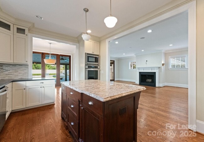 Building Photo - 3125 Pinehurst Pl