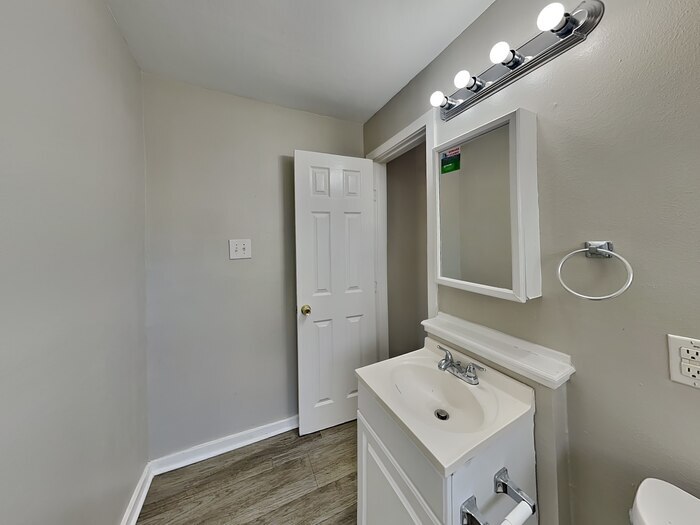 Building Photo - 2123 Raspberry Ln