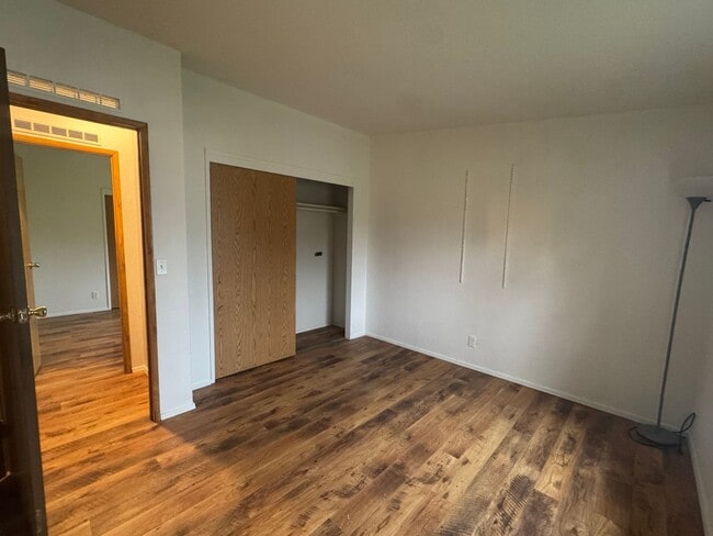 Building Photo - 4.65 Acre Farm/Horse Property for Rent!