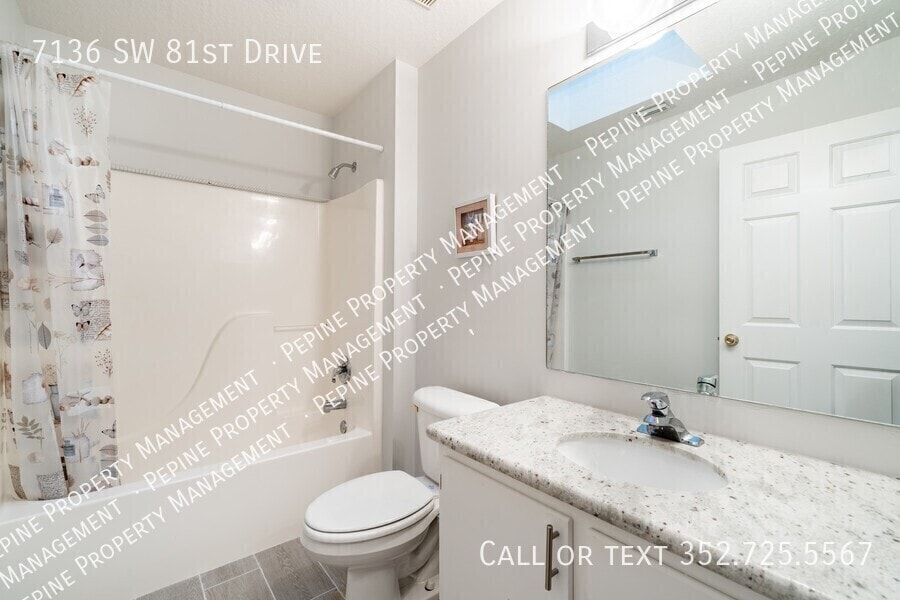 Building Photo - 7136 SW 81st Dr