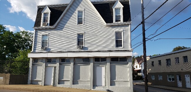 Primary Photo - 3 E Prospect Ave