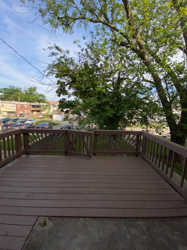 Building Photo - 41 N Kossuth St