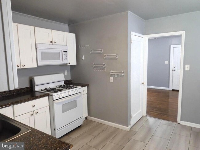 Building Photo - 8220 Cornwall Rd