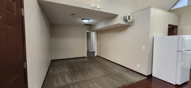 Building Photo - 2654 W Central Park Ave