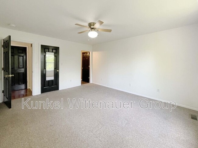 Building Photo - 2746 Brookrun Dr