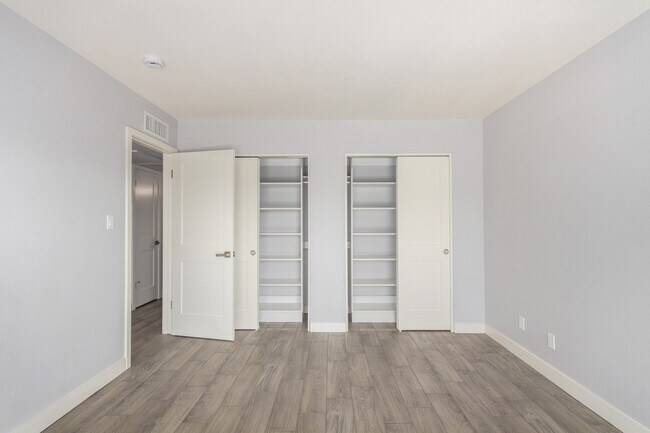 Building Photo - 4302 N 80th Ln