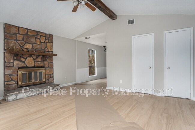 Building Photo - 784 15th Ct NW