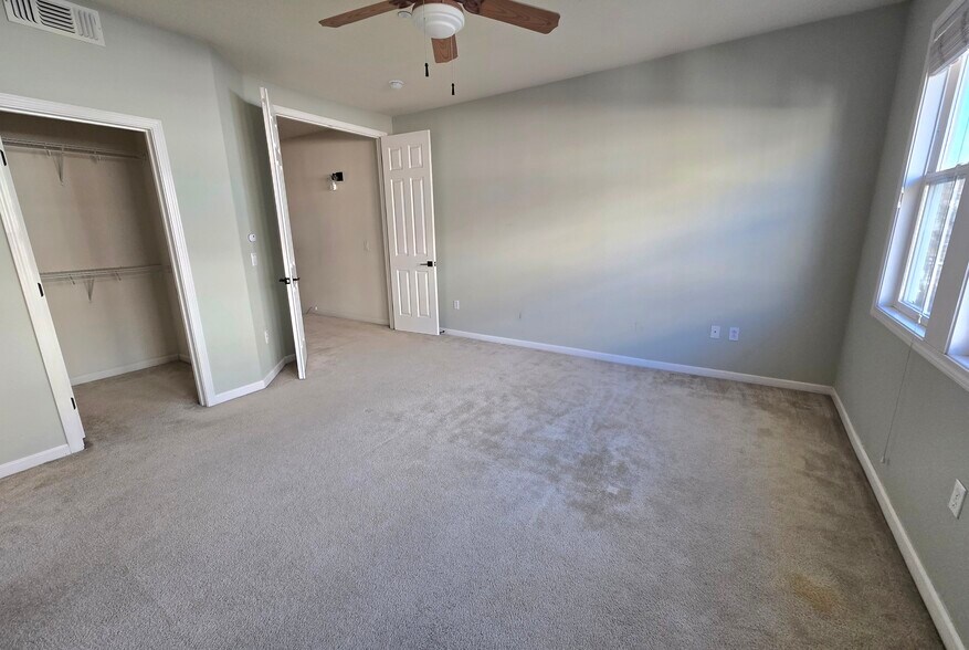 Building Photo - 4353 Fitzwilliam St