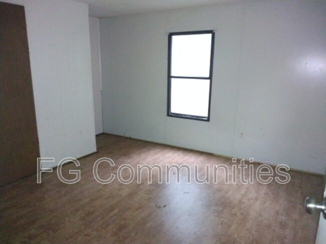 Building Photo - 101 Tuckaway Ln
