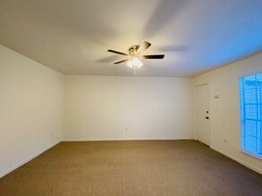 Building Photo - 30 River Creek Way