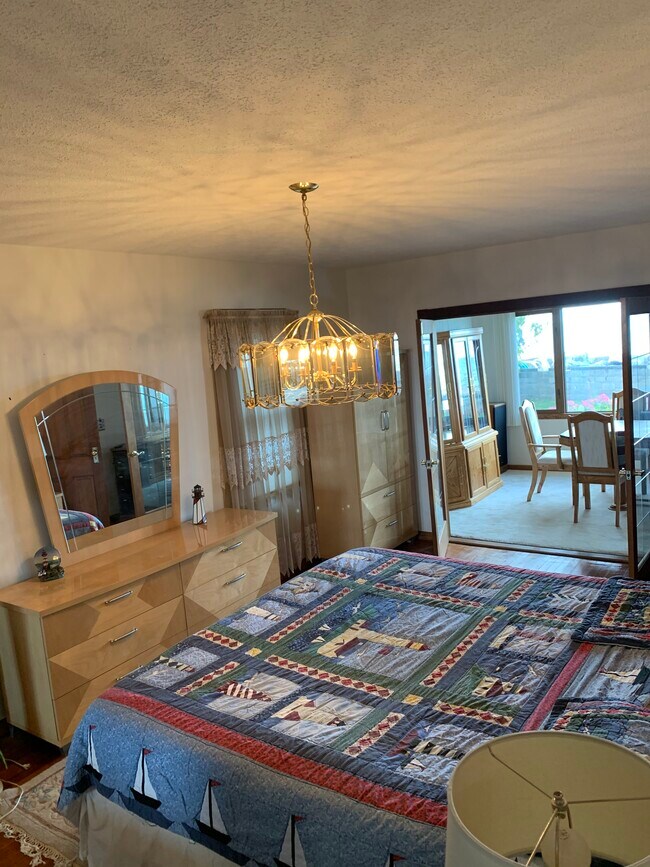 Building Photo - 6588 Shore Acres Dr