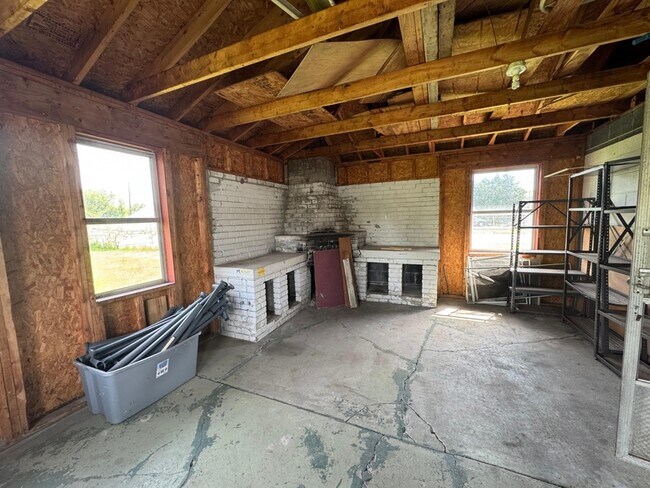 Building Photo - 14615 Stephens Rd