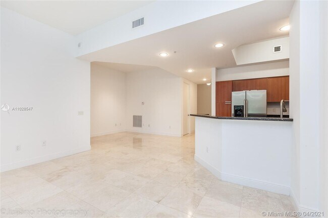 Building Photo - 15051 Royal Oaks Ln