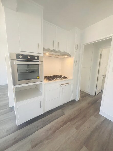 Building Photo - 9371 Cellini Ave