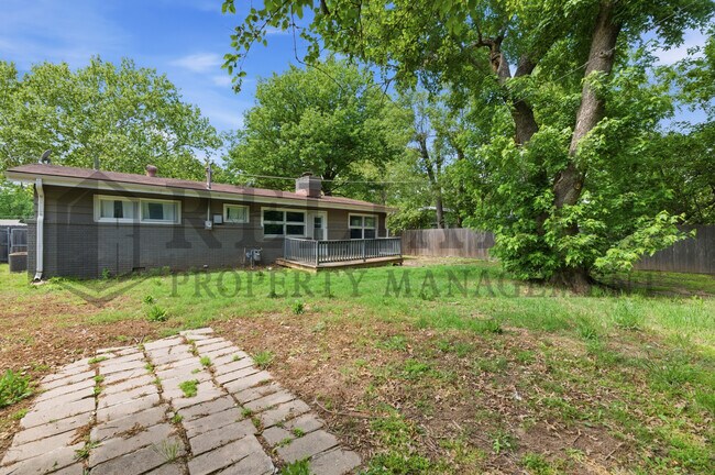Building Photo - 730 N Chipper Ln