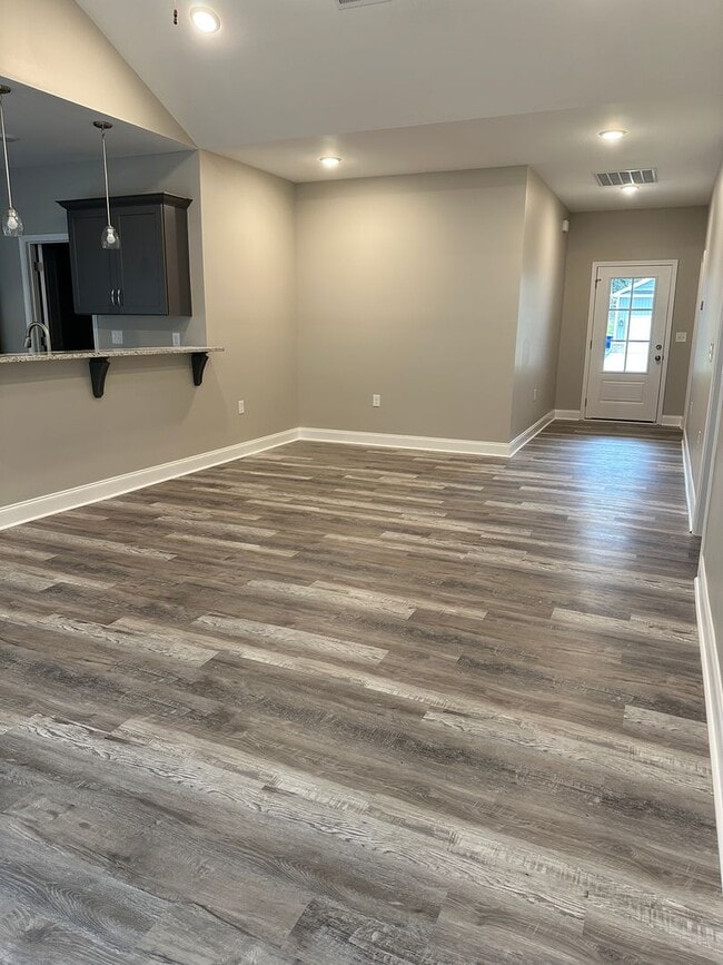 Building Photo - 2760 Cedrus Ave