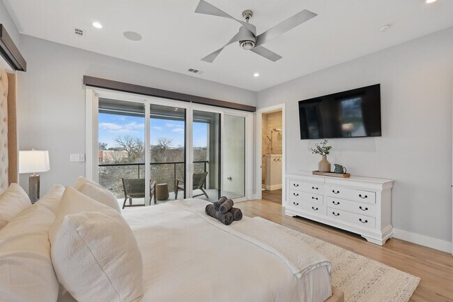 Building Photo - 428 Highwood Trl