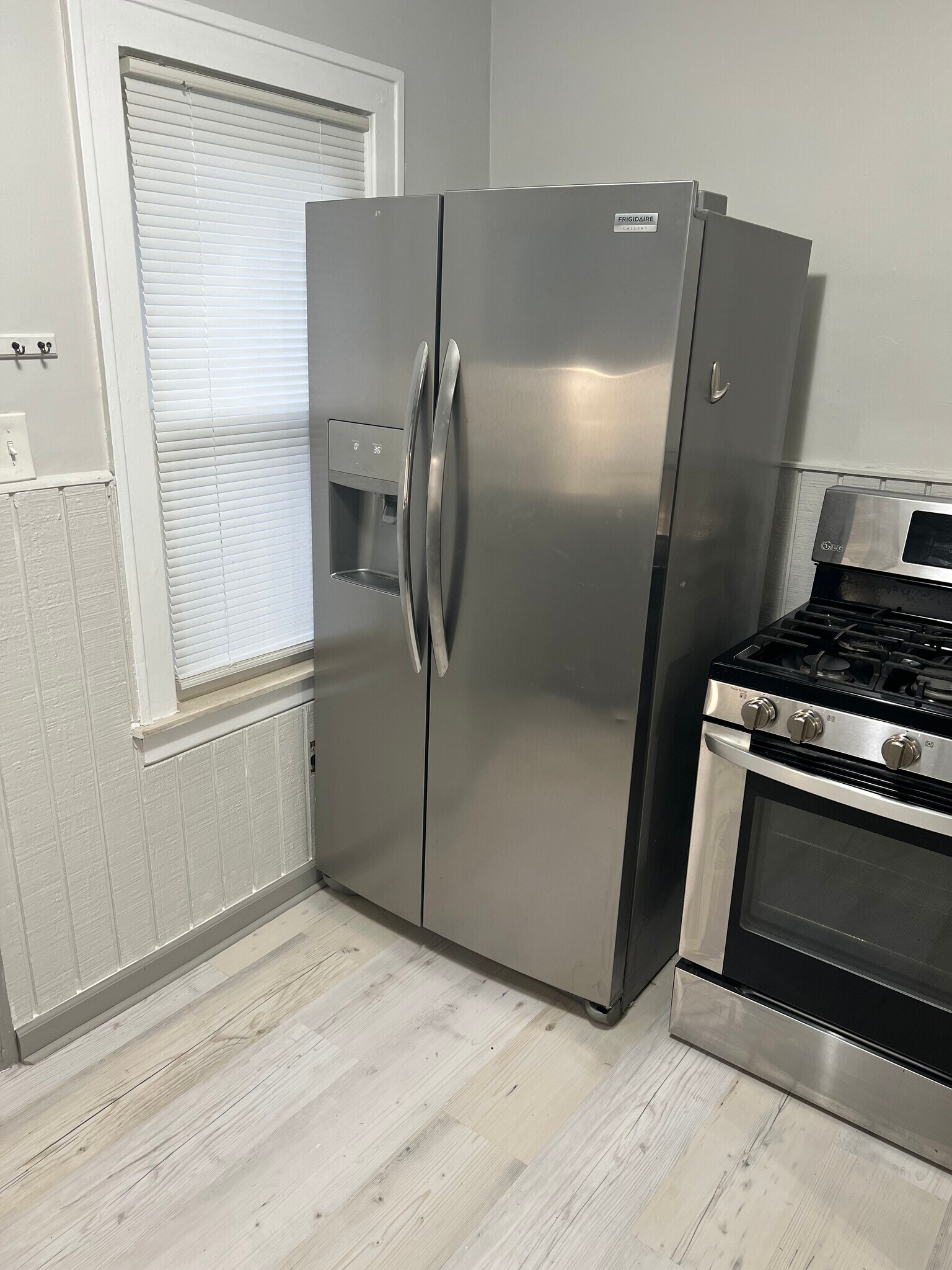 Kitchen - 3345 Linden St
