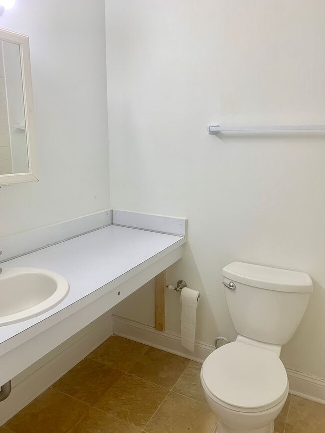 Building Photo - 3 Bedroom Townhouse Stafford County Freder...