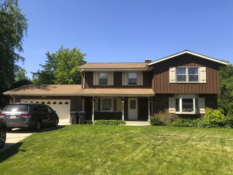 Exterior - 2711 Albany Ct