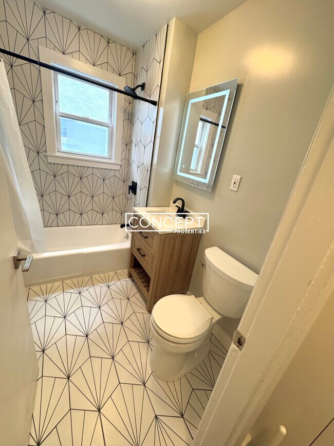 Building Photo - 12 Windsor Rd