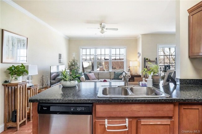 Building Photo - 297 W Post Rd