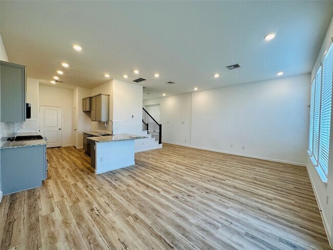 Building Photo - 4143 Champlain Wy