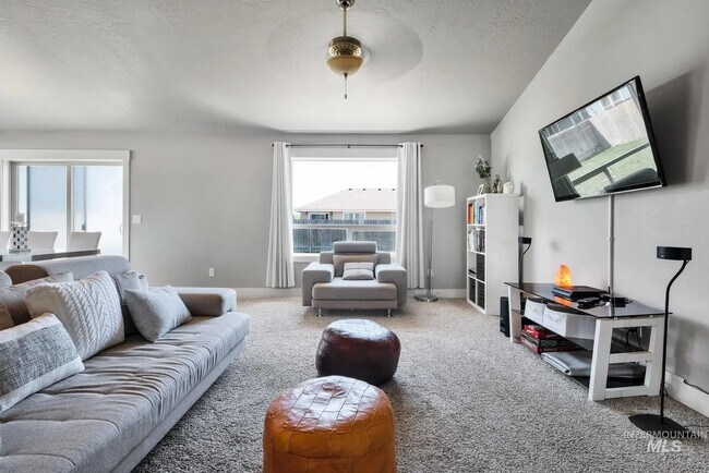 Building Photo - 1025 SW Bonnie St