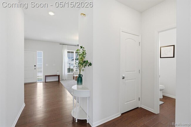 Building Photo - 241 Quartz Wy