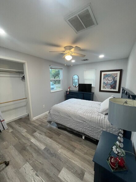 Building Photo - 208 E Magnolia St