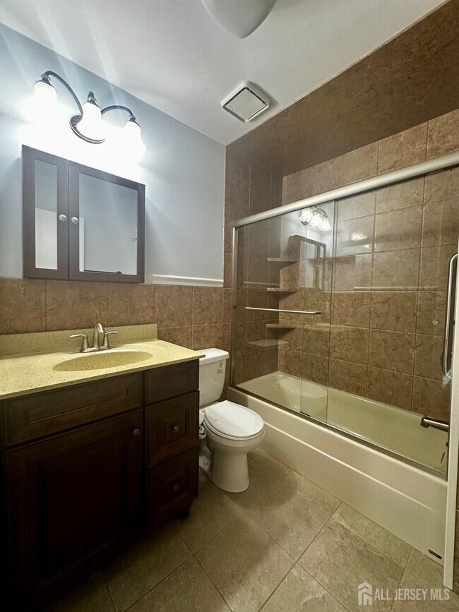Building Photo - 99 Thoreau Dr