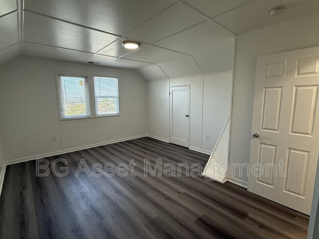 Building Photo - 7878 Ney Ave