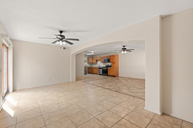 Building Photo - 1178 Calle Madera