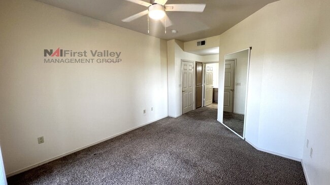Building Photo - 3 Bedrooms, 2 Baths