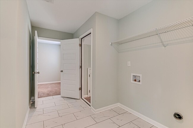 Building Photo - 705 Navan Ln