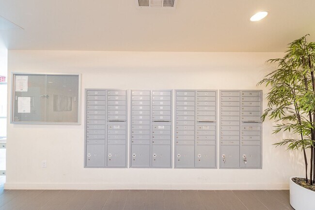 Building Photo - Element 436