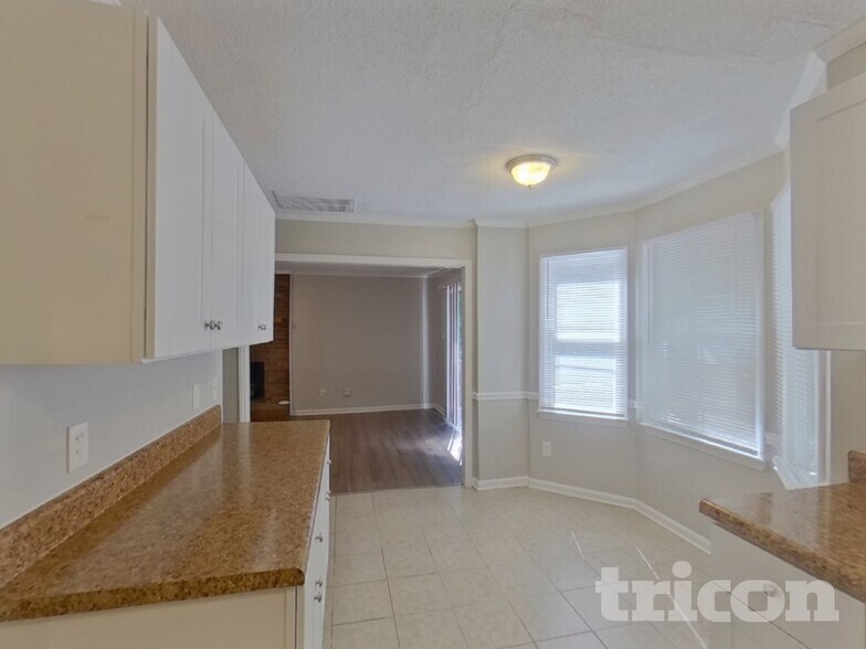 Building Photo - 8404 Sills Ct