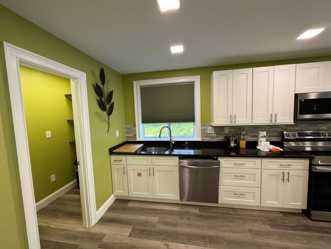 Building Photo - Pet Friendly!!!!