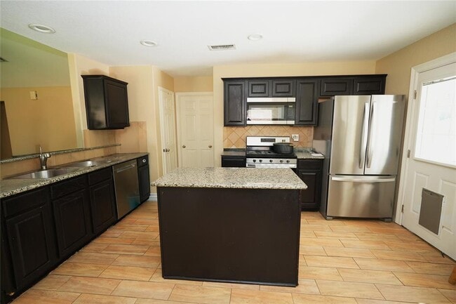 Building Photo - 135 Fairwind Trail Dr