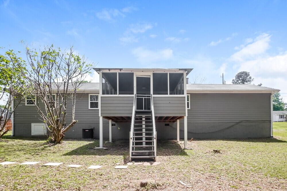 Building Photo - 909 N Lassetter Cir
