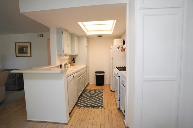 Building Photo - 4201 Las Virgenes Rd