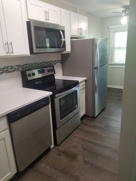 Interior Photo - Village Park of Hoffman Estates