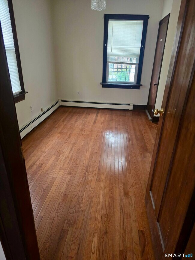 Building Photo - 192 Dwight St