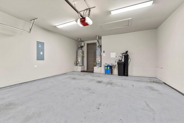 Building Photo - 7112 Royal View Dr