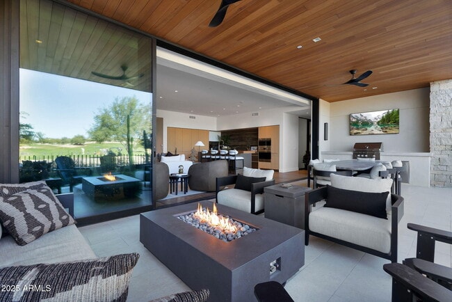 Building Photo - 6321 E Phoenician Blvd