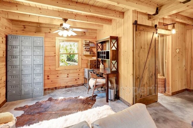 Building Photo - 2689 Daisy Ln